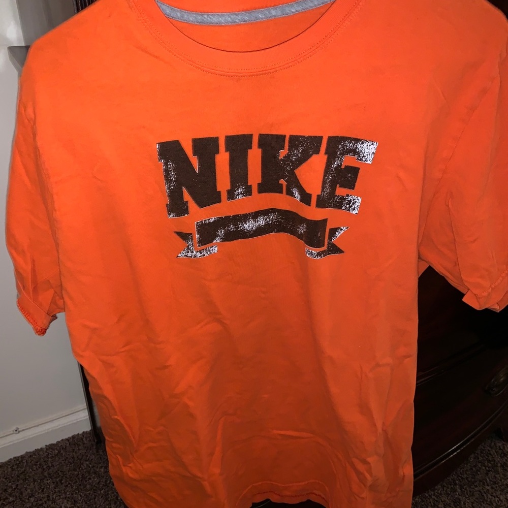 distressed nike t shirt, smoke free home